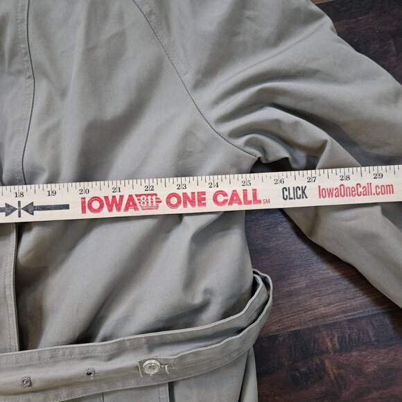 Classic Tan Trench Coat - Picture 9 of 11